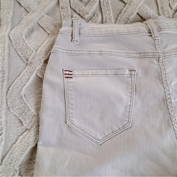 BDG Urban Outfitters Light Cream Jean Shorts - Picture 5 of 9